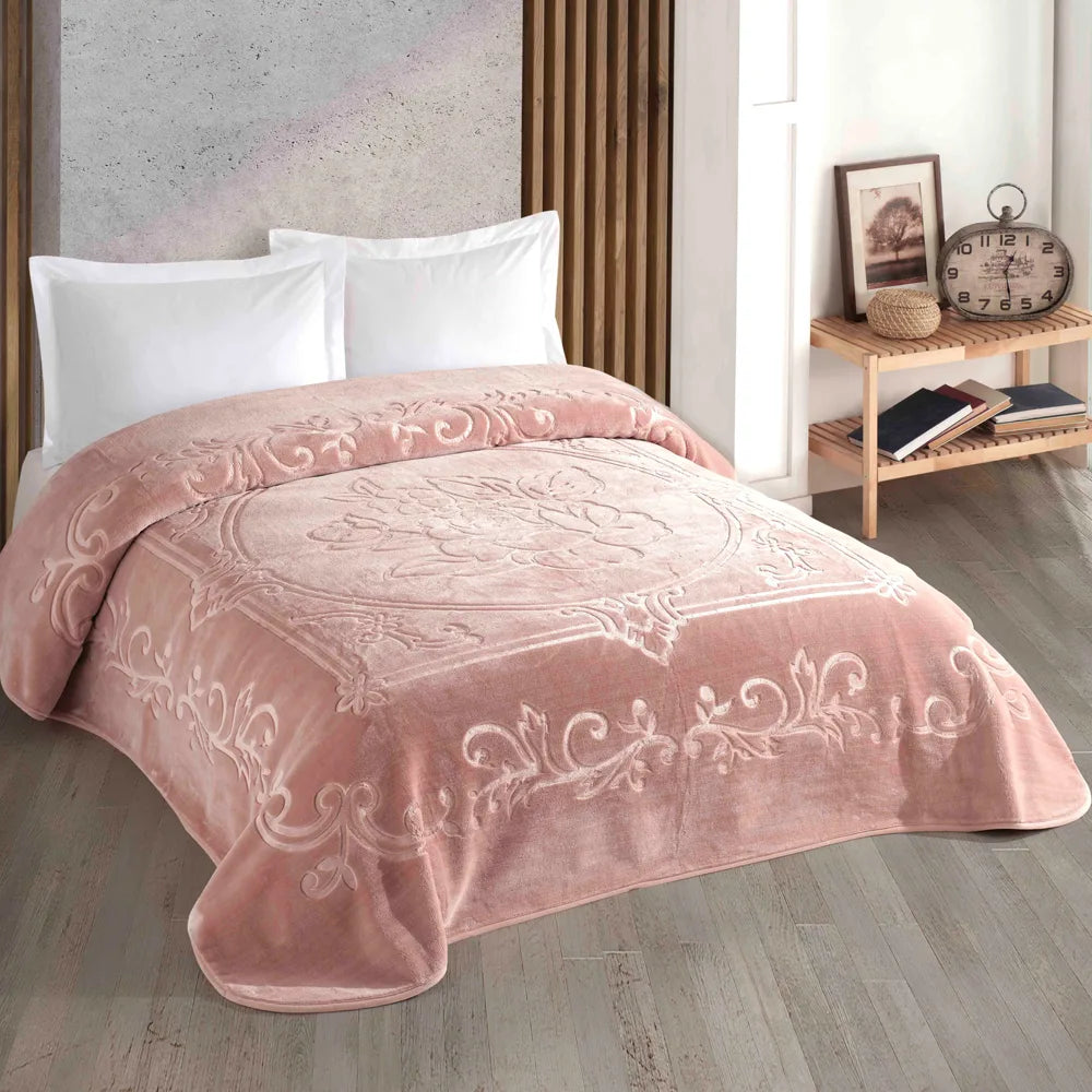 Patura pentru pat Embossed Amira Grace cappuccino DELUXE TAC (220 x 240 cm)