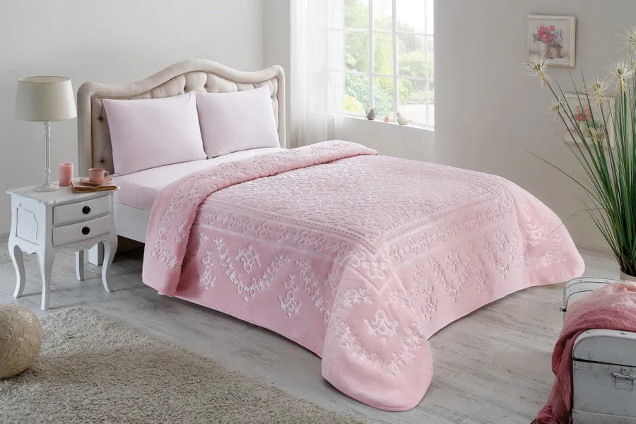 Patura pentru pat Amira pudra DELUXE (220 x 240 cm)